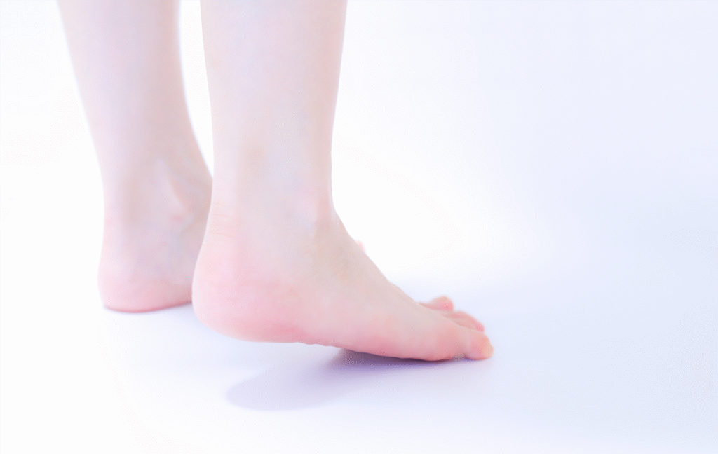 骨密度をイメージする女性のかかとの写真