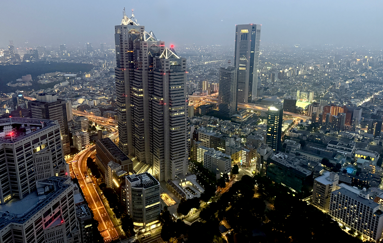 スクラップ&ビルドを繰り返す都市の風景画像