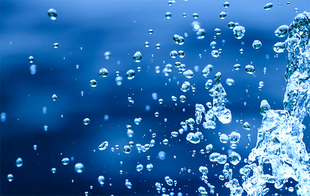 少し深い海底から泡が湧き上がる生命誕生をイメージさせる画像